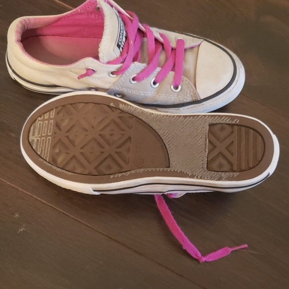 Converse shoes - Picture 2 of 3